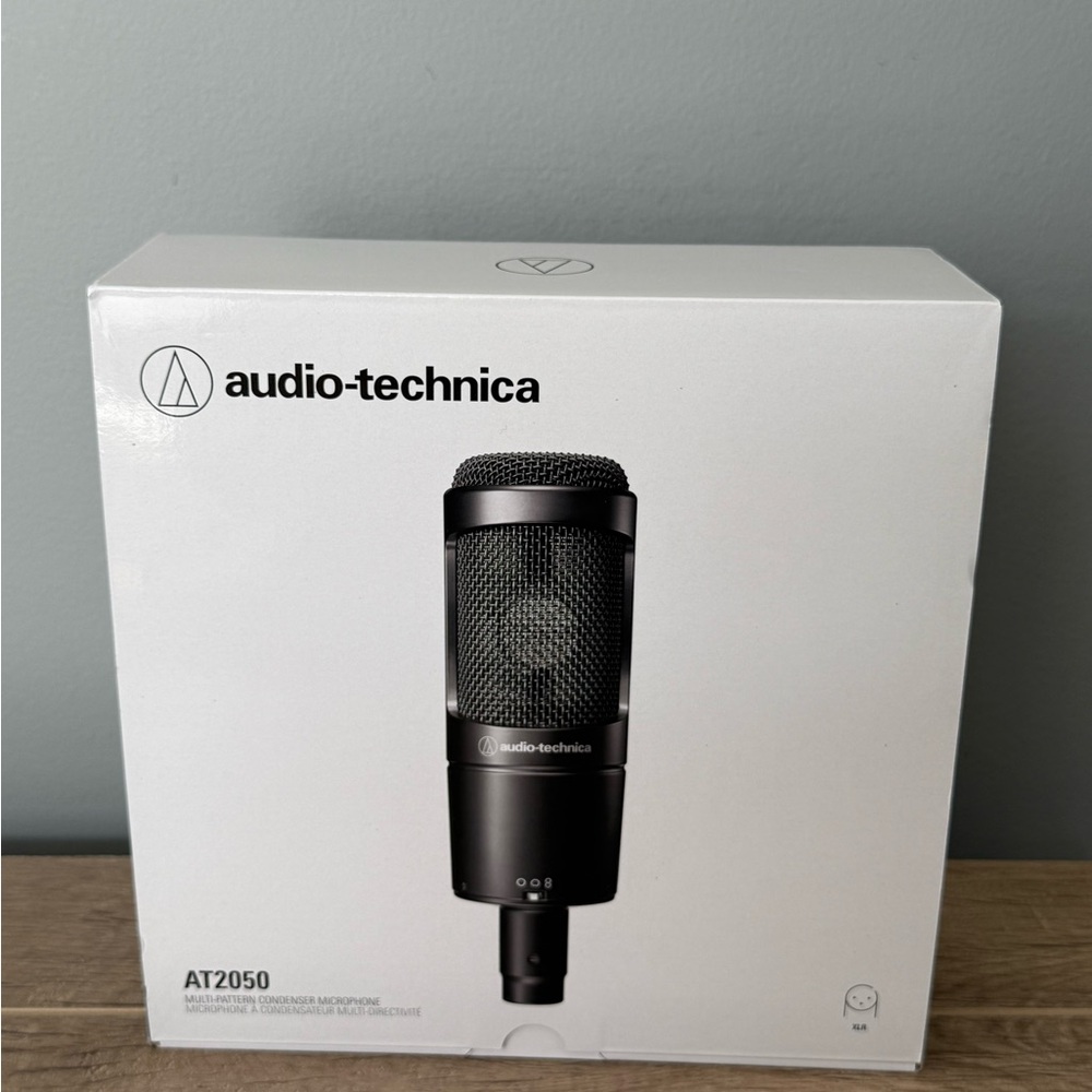 Audio-Technica AT2050 Large-Diaphragm Multipattern Condenser Microphone NEW
